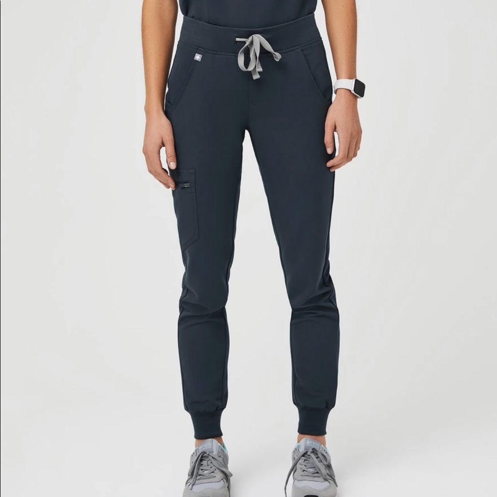 Figs small Zamora scrubs